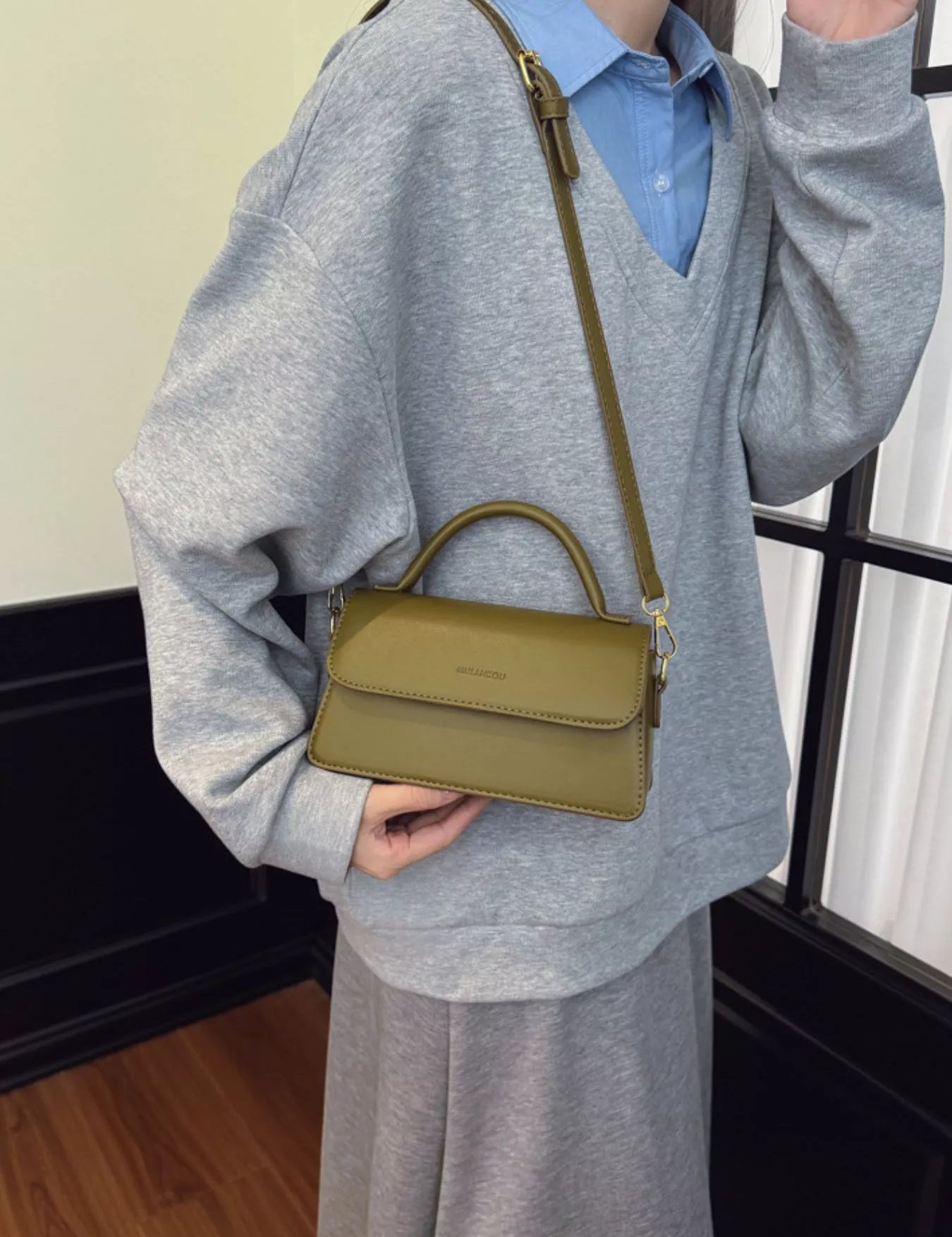 Women's Small crossbody bag in vegan leather, flap detail, green