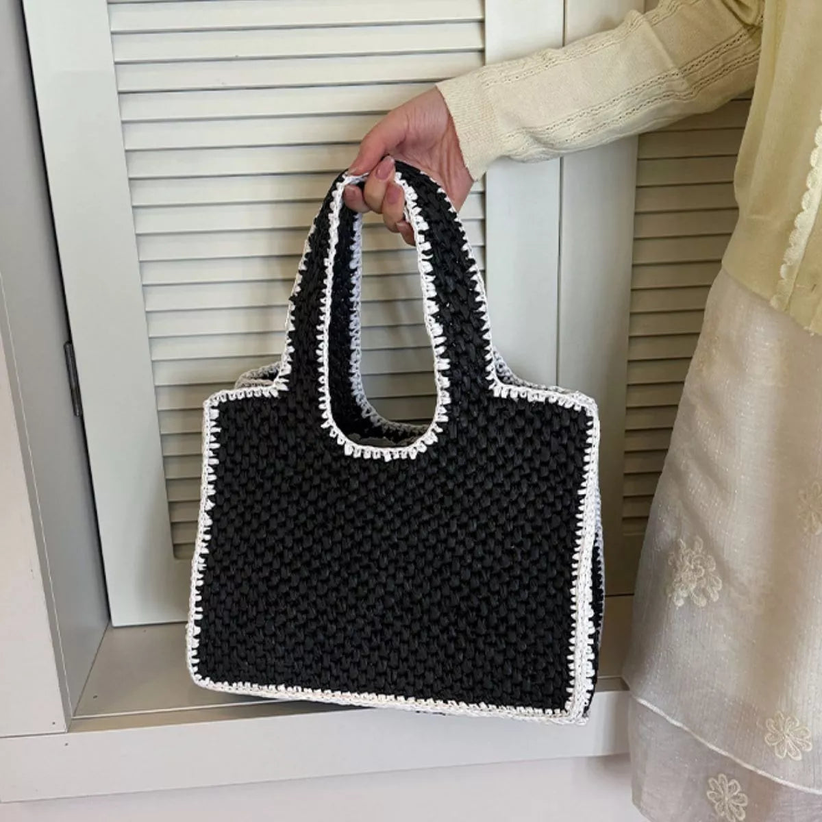 Women's Medium handbag in woven straw, woven straw detail, black, brown