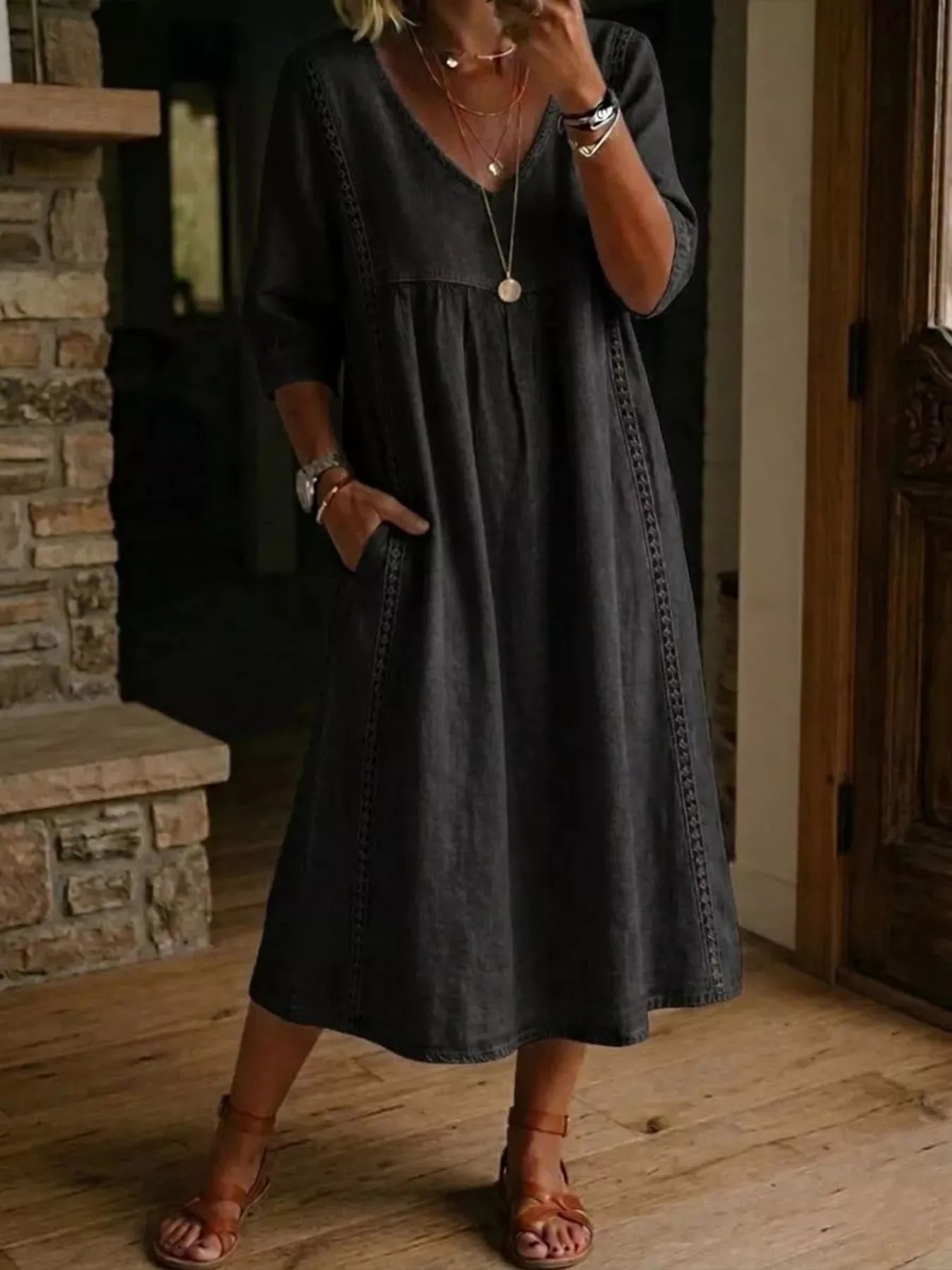 Women's midi dress, v-neck 3/4 sleeve