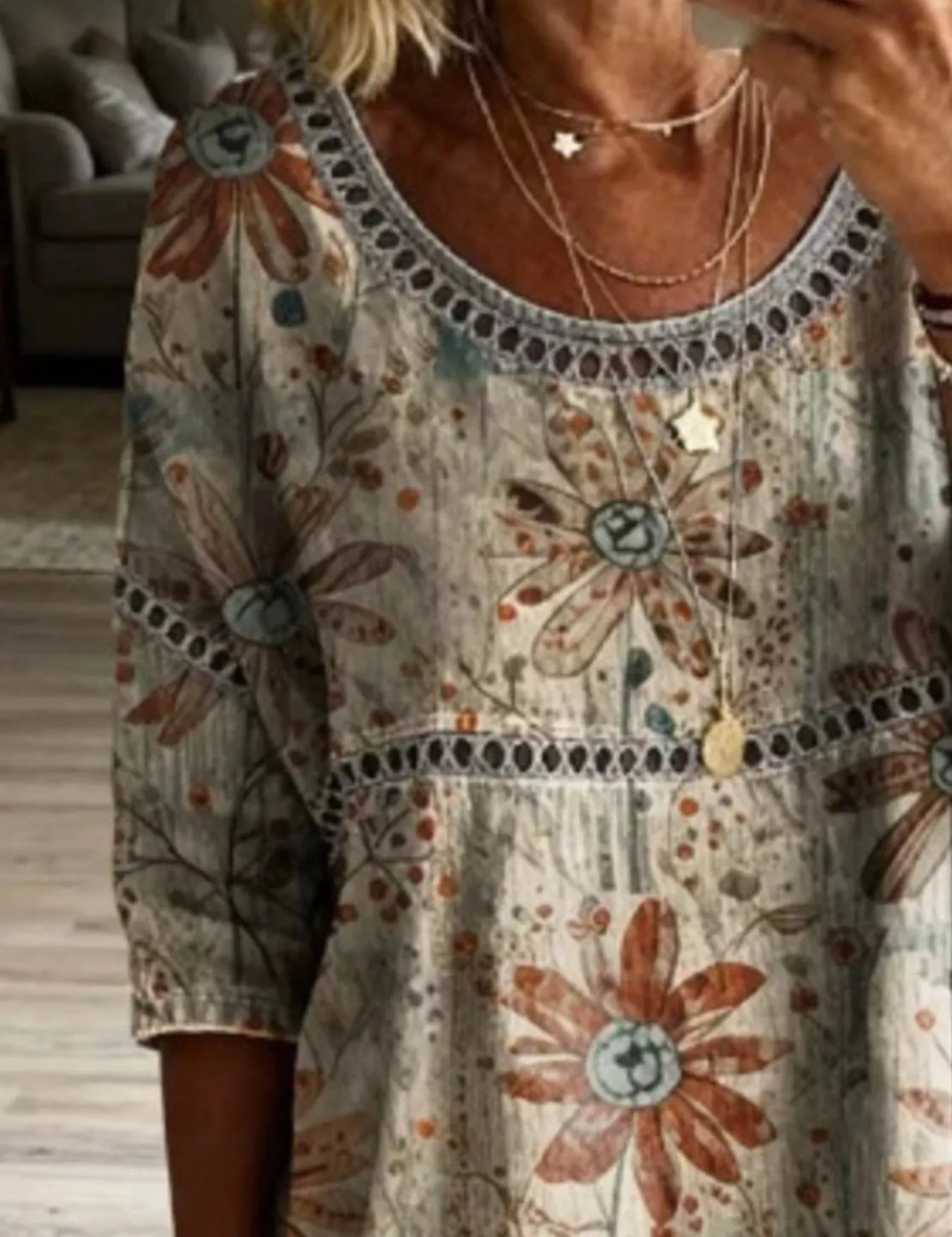 Women's top, round neck