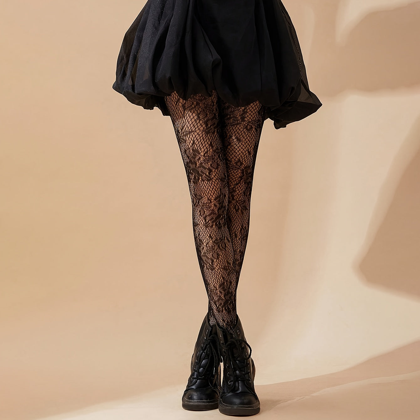 Elegant fishnet tights with floral lace