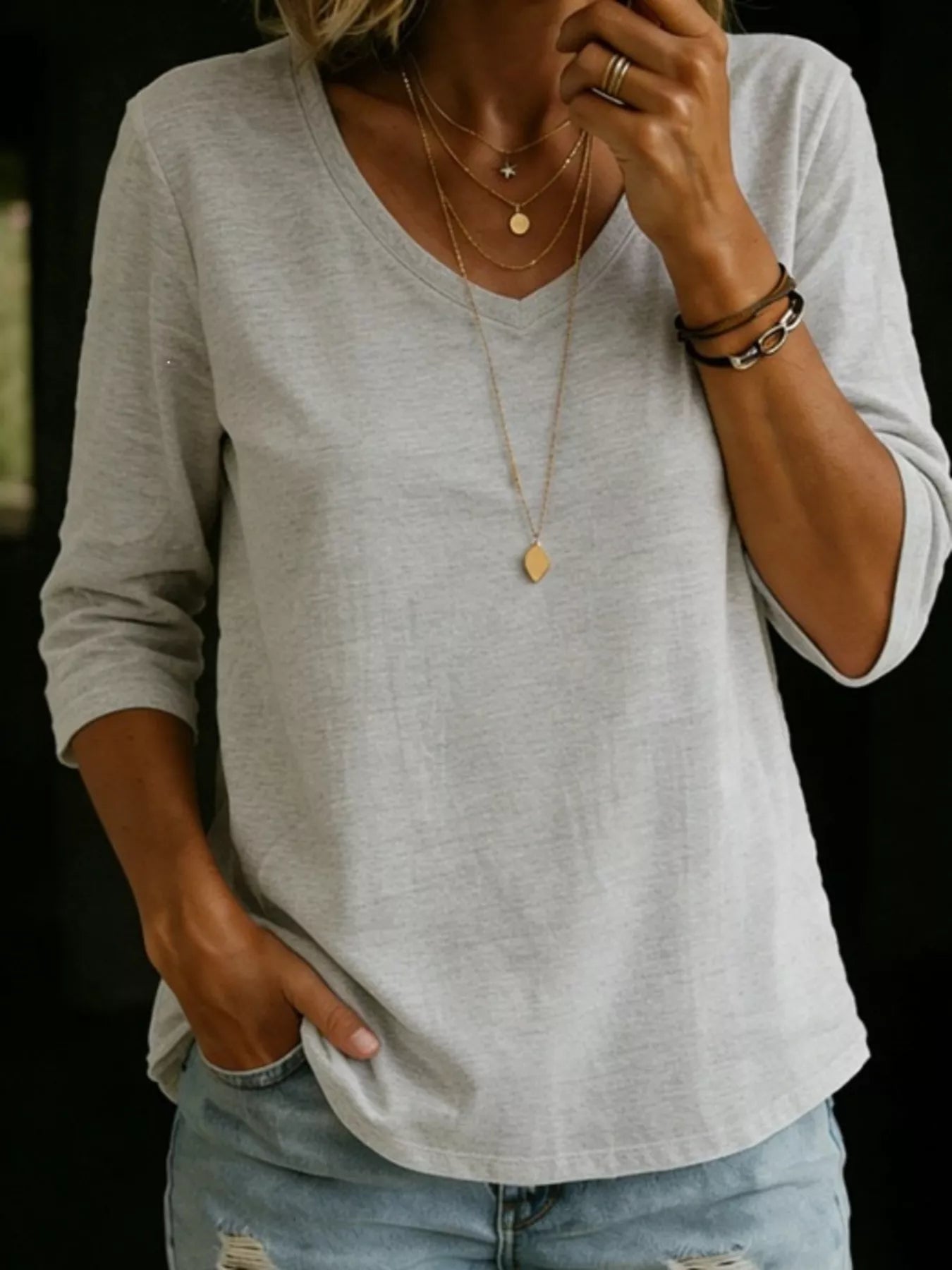 V-Neck Basic Tee – Flower Gray Colorway – Chaotic Fashion