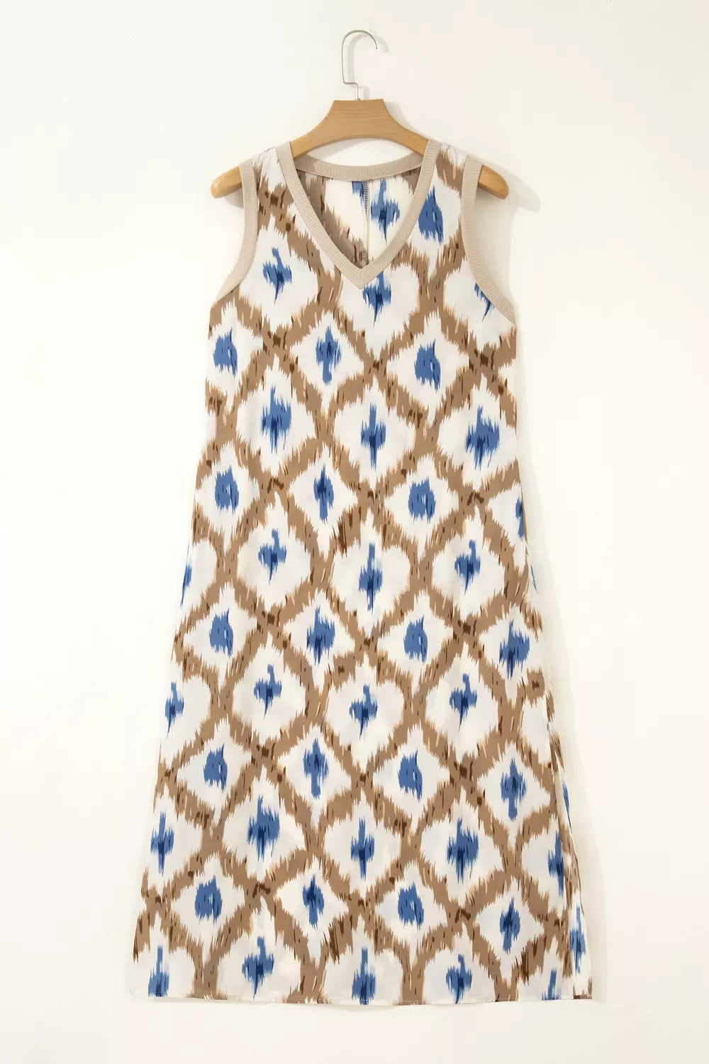 Women's midi dress in abstract print, v-neck sleeveless