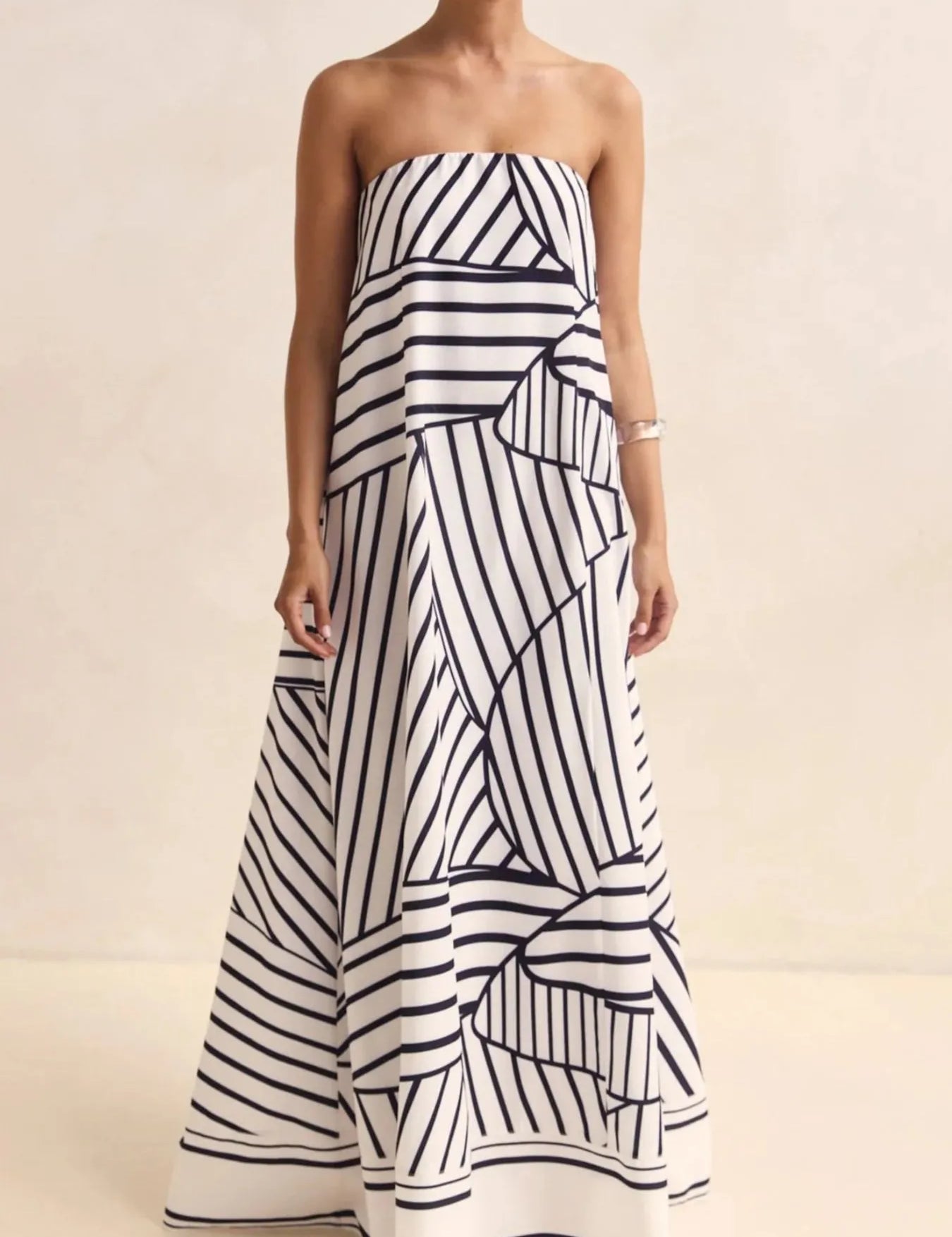 Women's maxi dress in printed, strapless