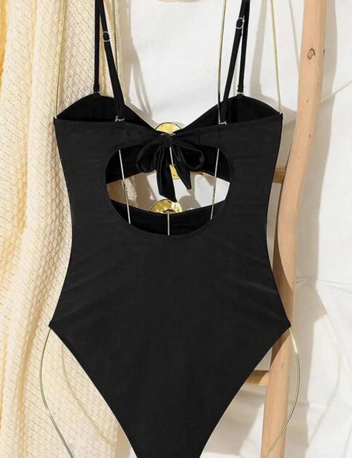 Women's one-piece swimsuit, sweetheart