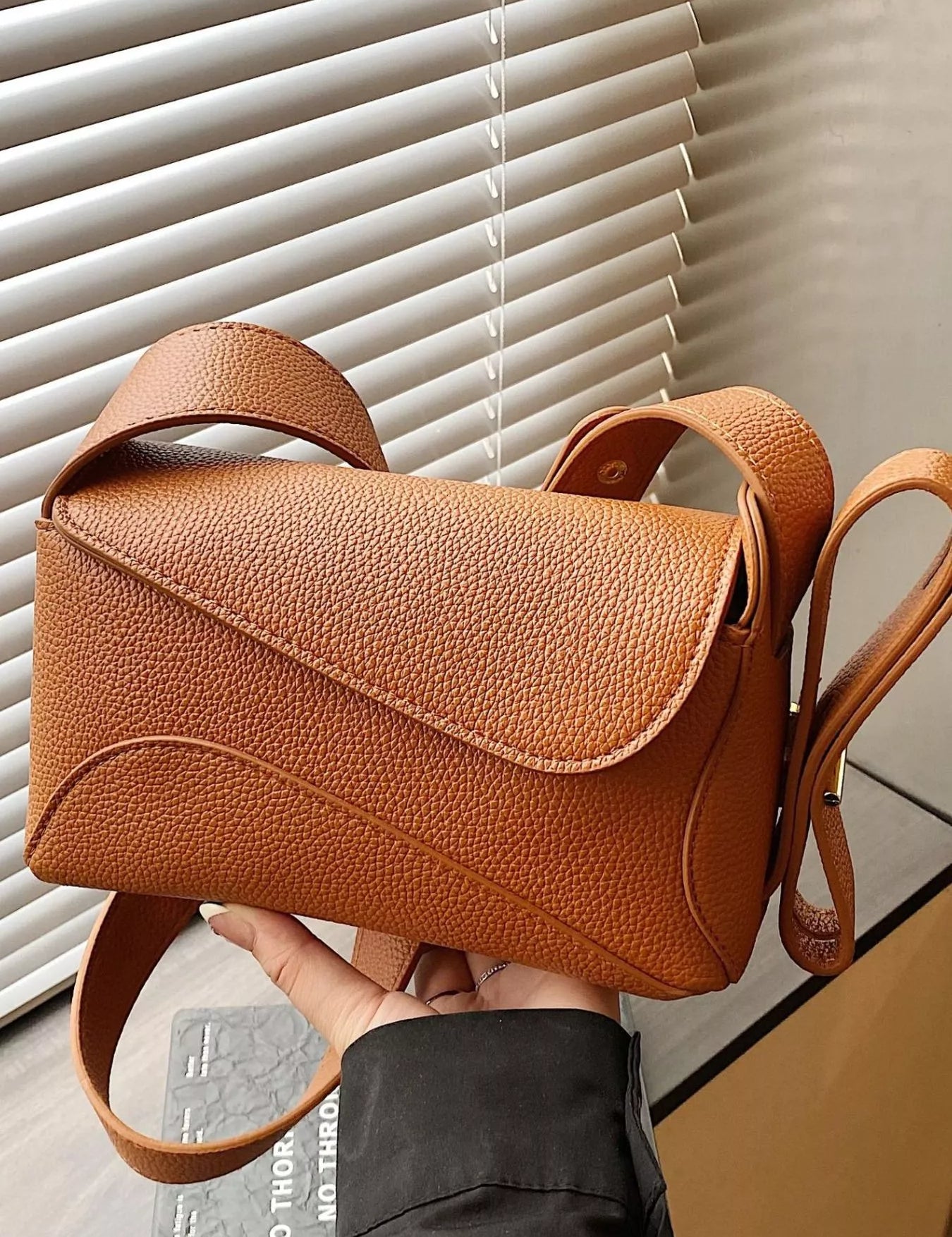 Women's Small shoulder bag in vegan leather, brown