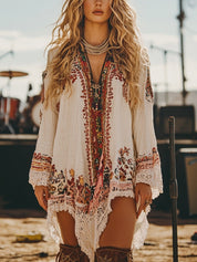 Women's mini dress in lace trim, long sleeve