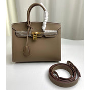 Leather Classic Sellier Platinum Handbag