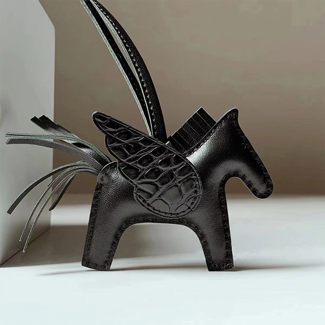 Horse-charm-1_f2401994-f5d6-438a-b448-4661964ce801.jpg