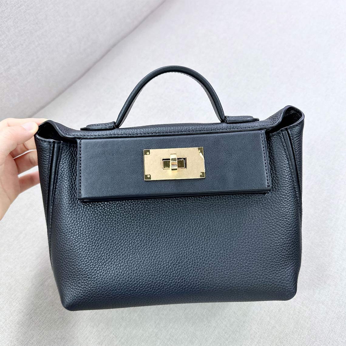 Leather-handbag-1.jpg