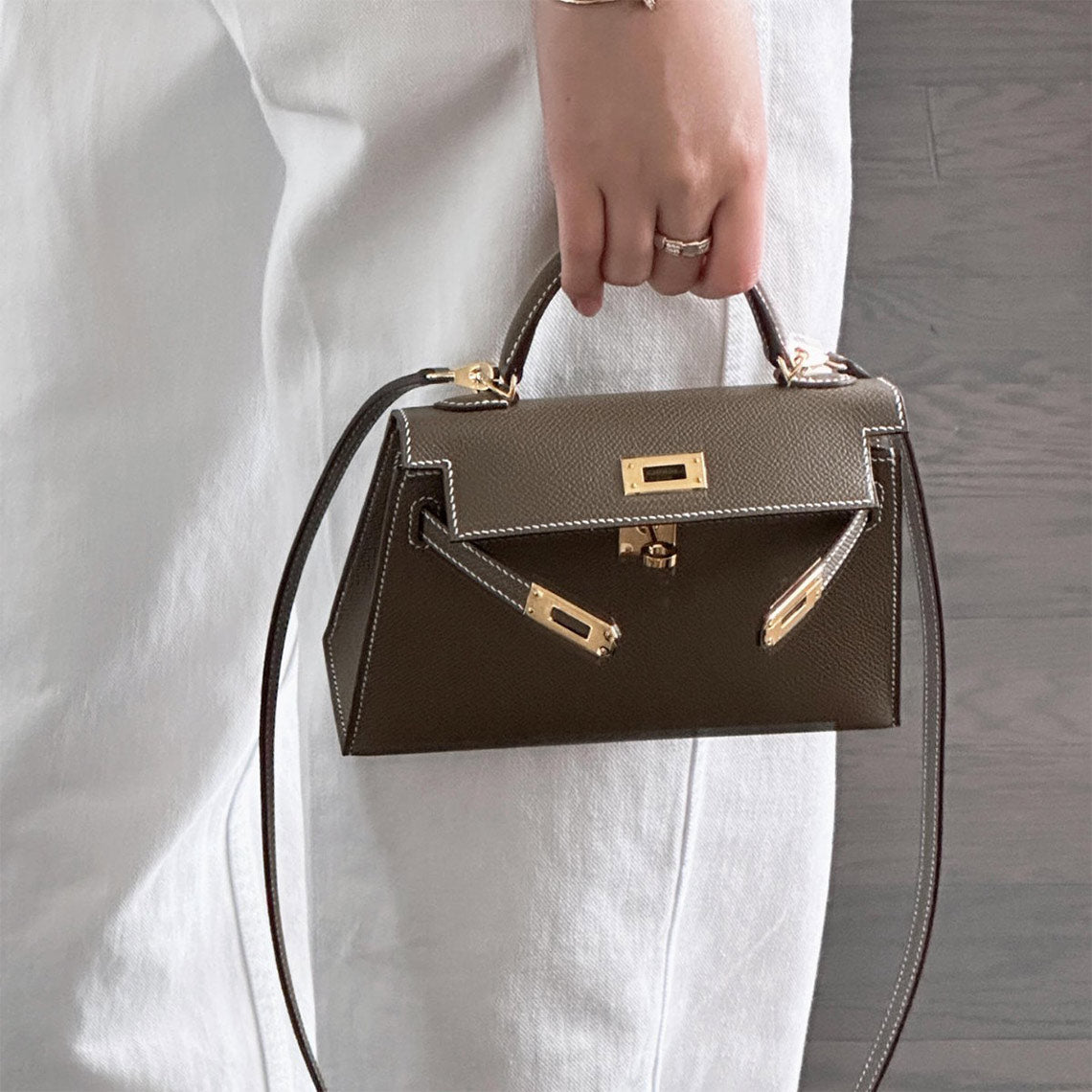 Mini-handbag-1_69bf86ae-72f6-4900-b4ab-e458ba32211c.jpg