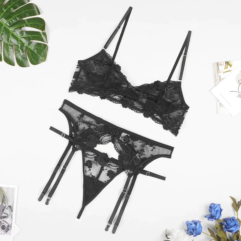 Natalia Lingerie Set – A Celebration of Your Femininity & Sensuality