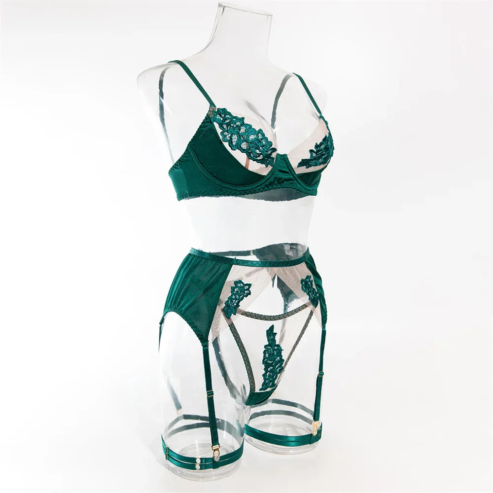 EMBROIDERY 4 PIECE LINGERIE SET