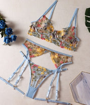 Daisy Lingerie Set – A Celebration of Your Femininity & Sensuality