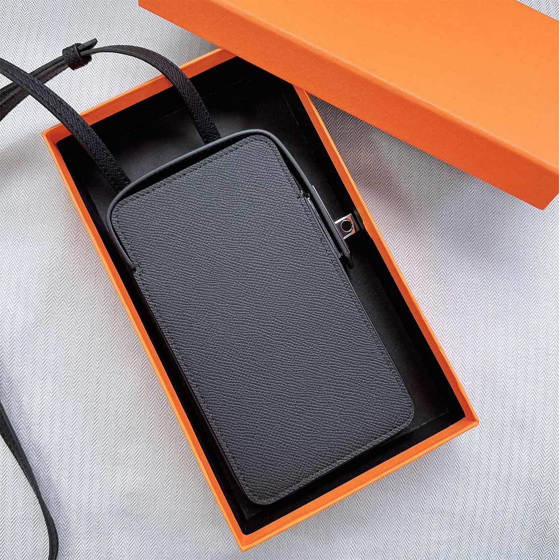 Small-leather-phone-bag.jpg