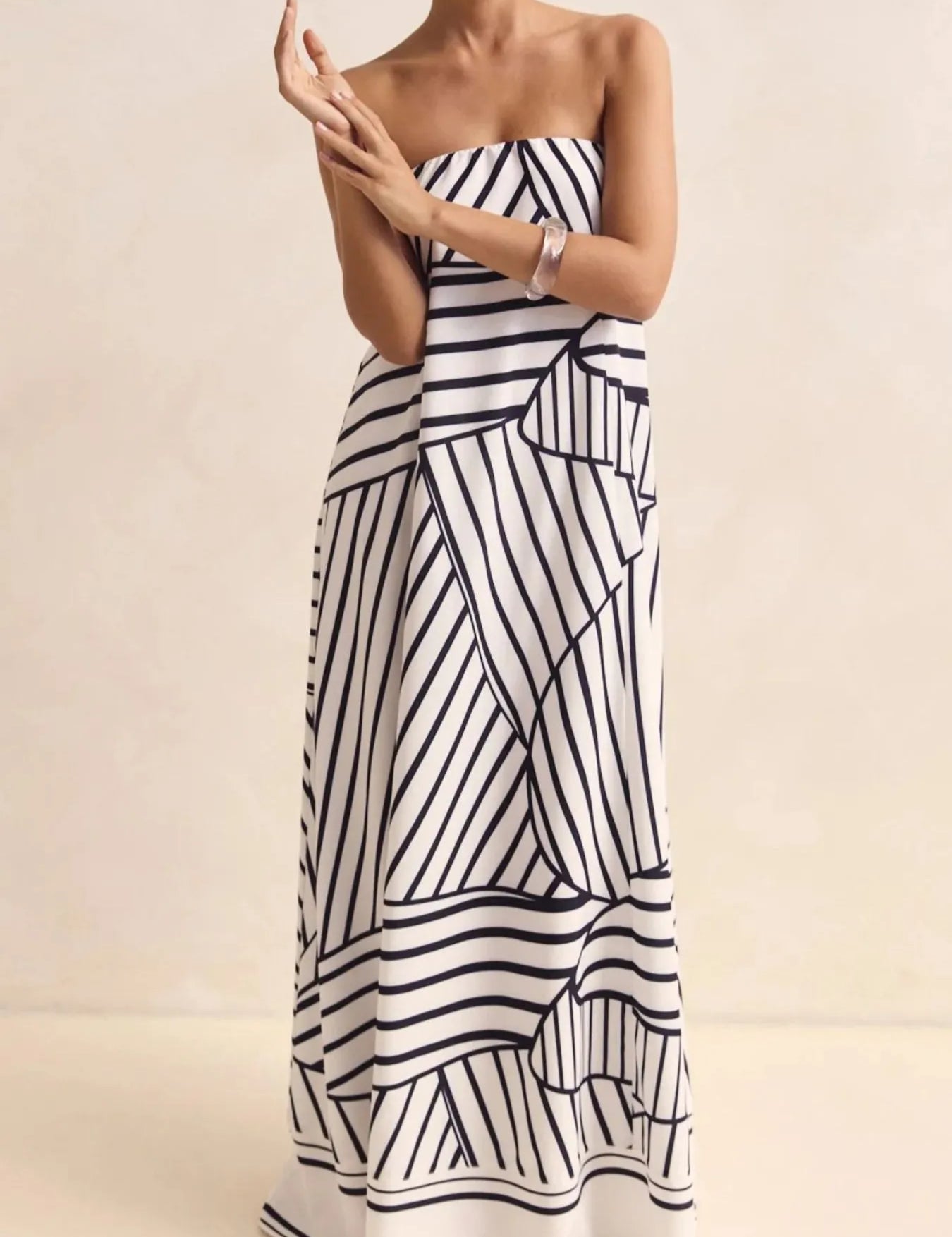 Women's maxi dress in printed, strapless