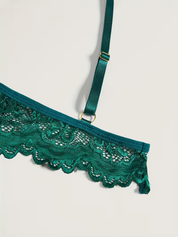 Adjustable shoulder strap slider detail